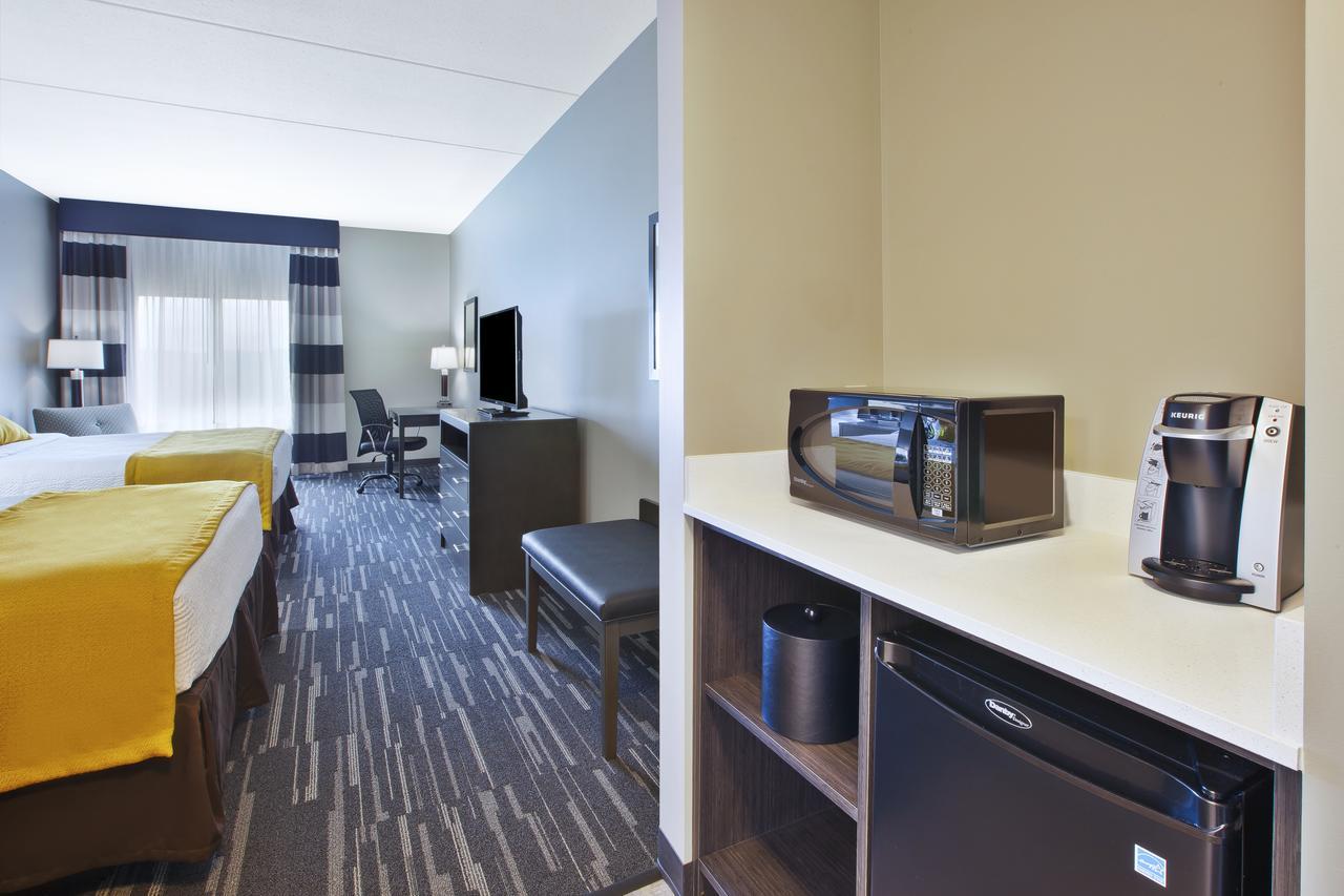 Queen Room with Two Queen Beds - Disability Access