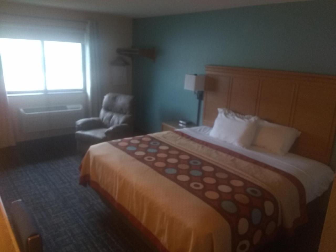 Queen Room - Disability Access/Non-Smoking