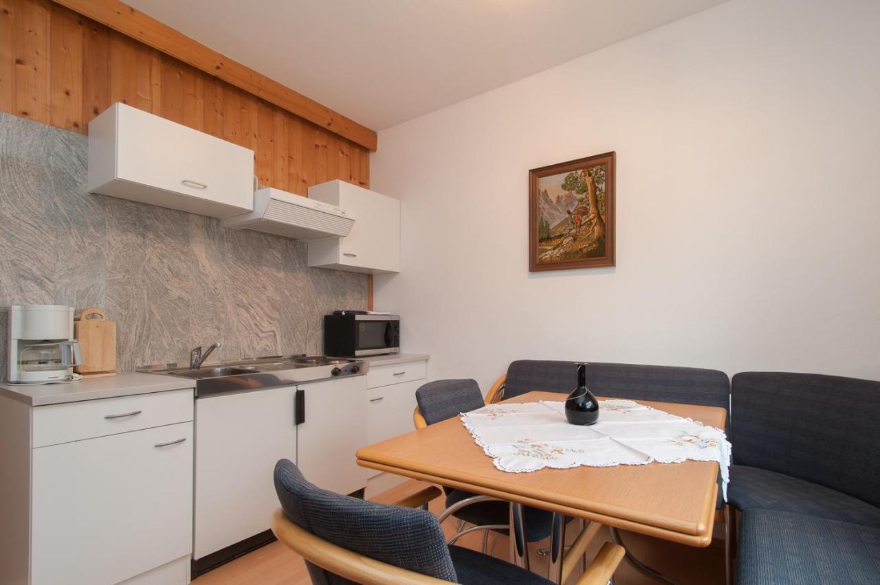 Two-Bedroom Apartment,725065438:JPEG