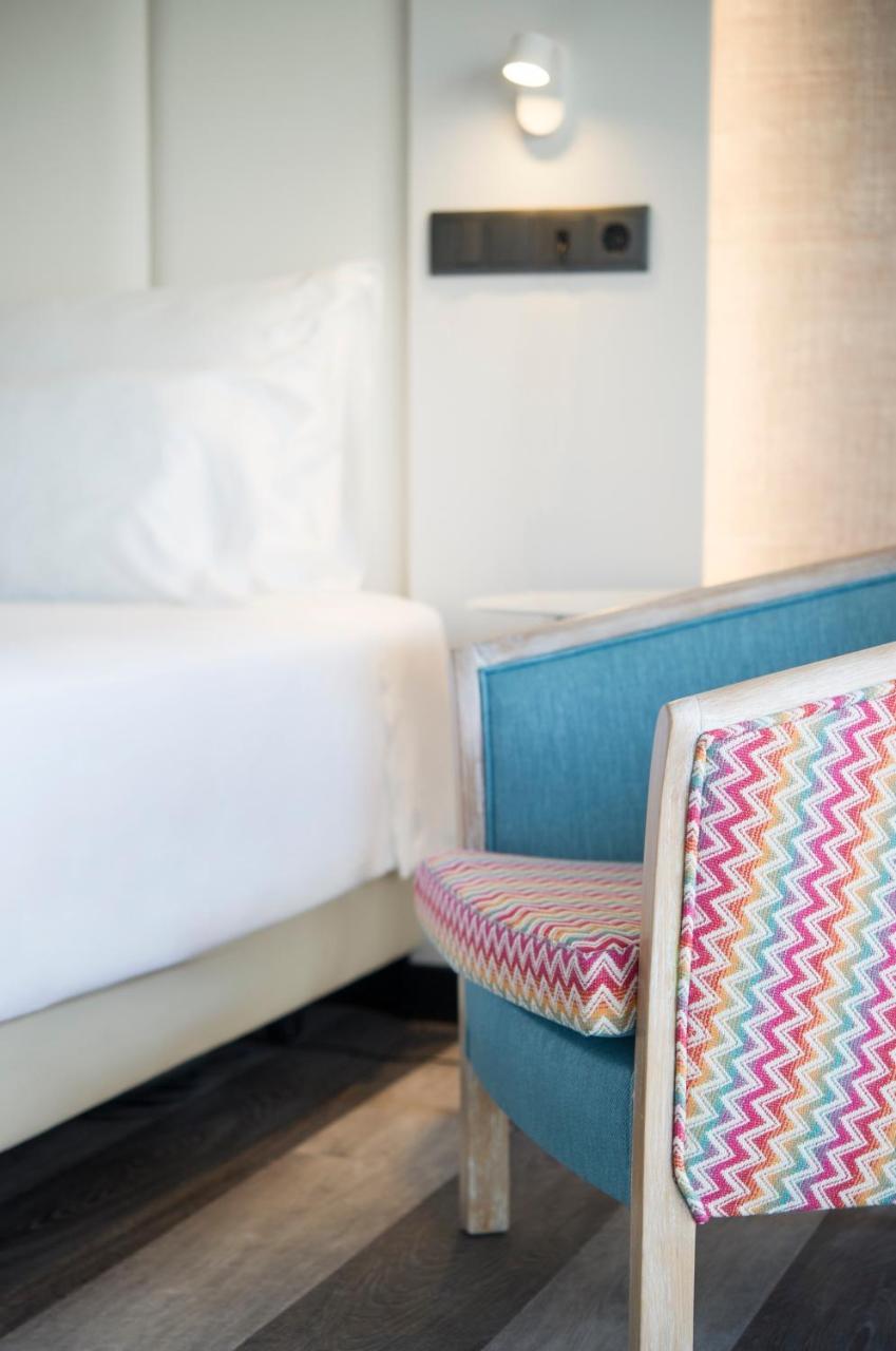 Quarto Duplo ou Twin com Vista Mar Lateral