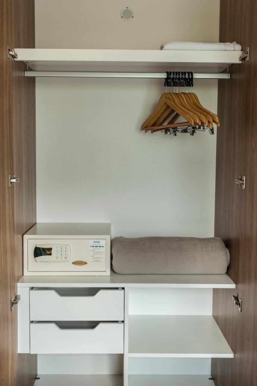 Quarto Twin Standard