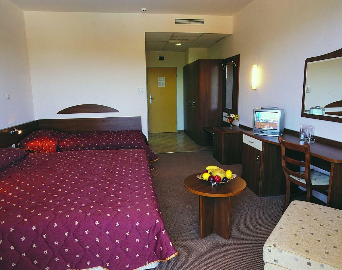 Deluxe Double Room with Balcony ( 3 Adults)
