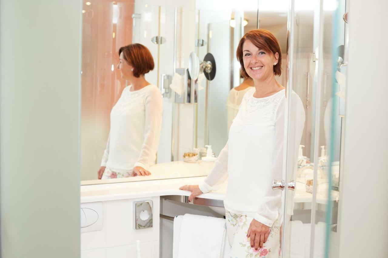 Single Room with Balcony,1243184668:JPEG