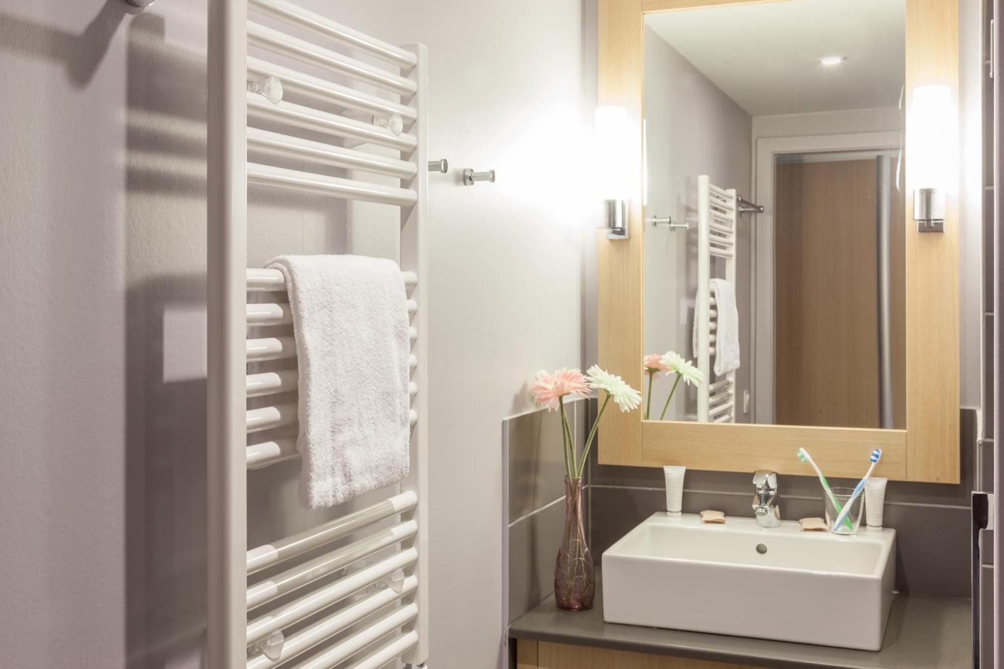 One-Bedroom Apartment,821641226:JPEG