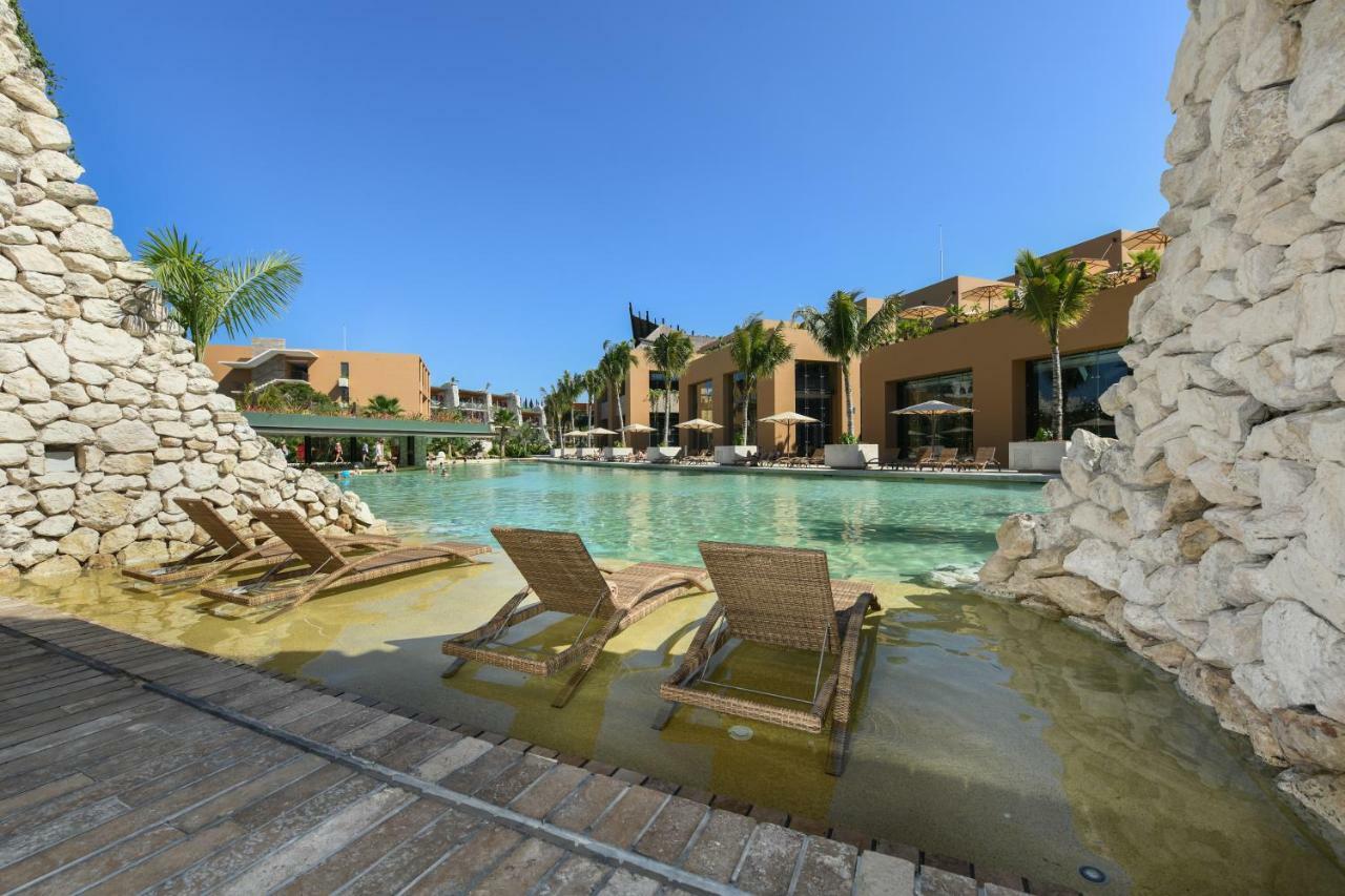 Quarto Swim Up com Vista do Jardim