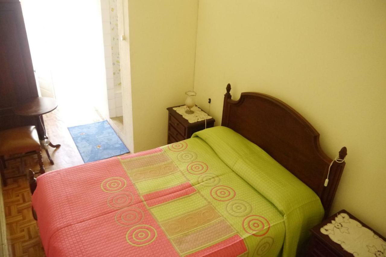Habitación Doble con ducha privada y aseo compartido