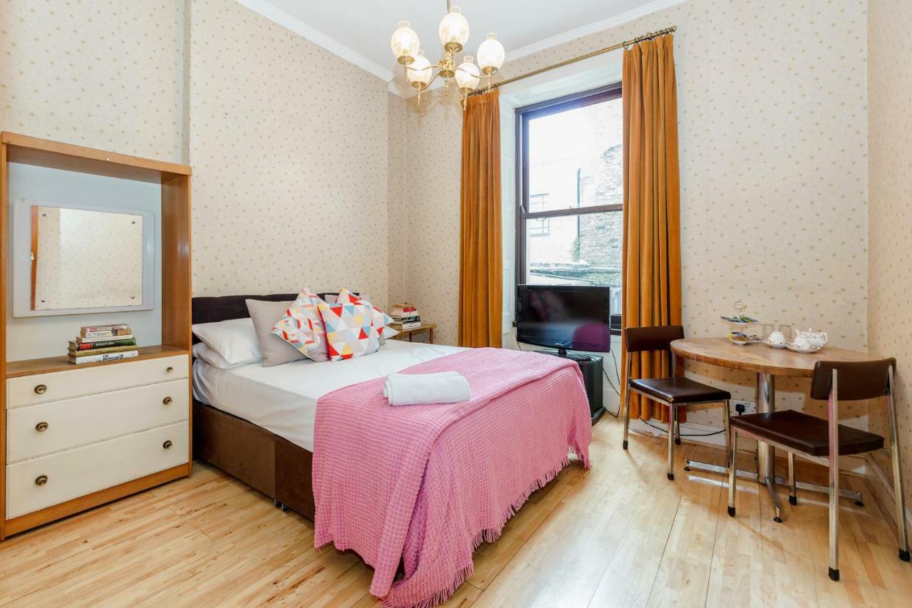 Chambre Triple avec Salle de Bains Privative