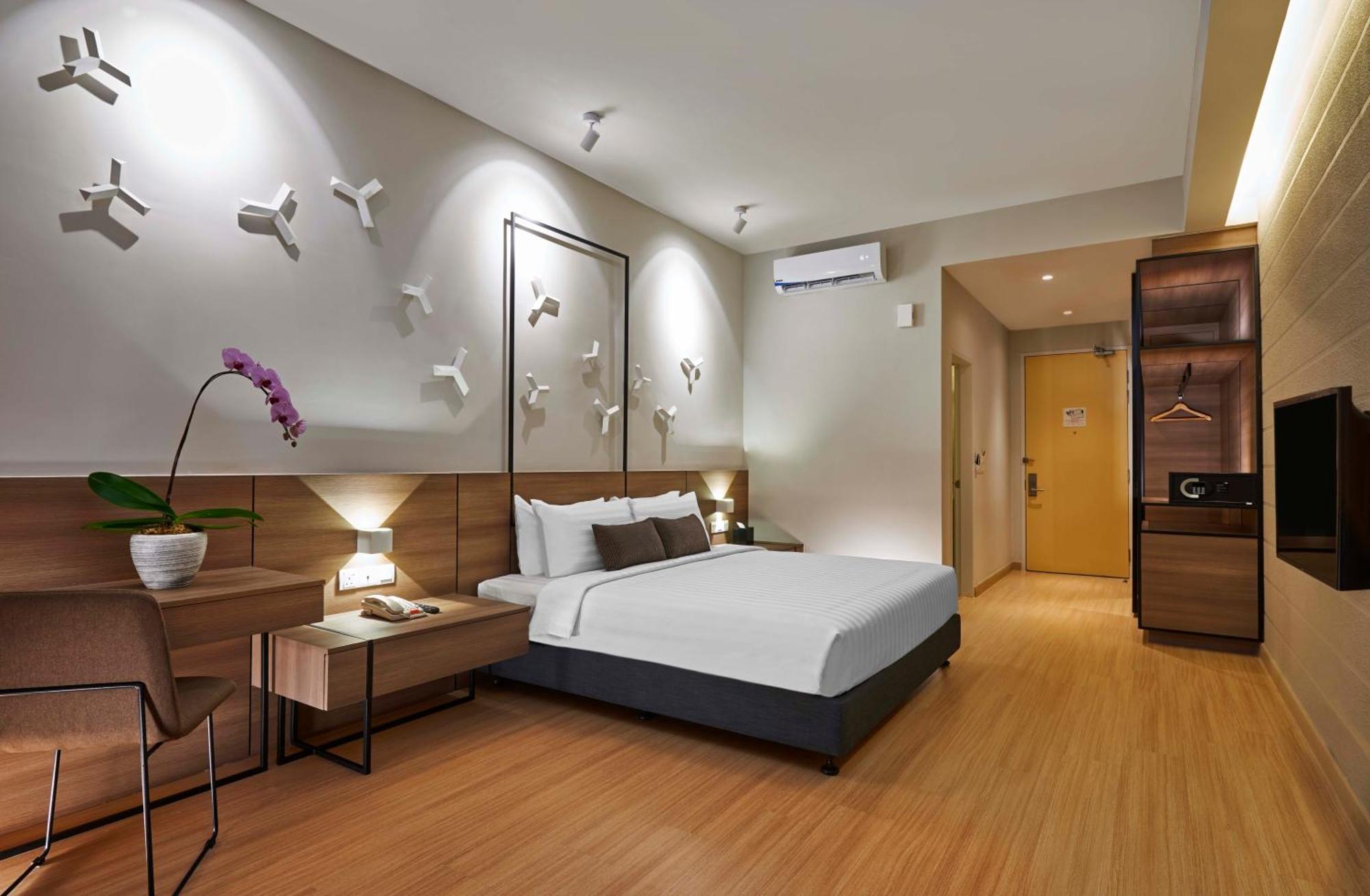 Deluxe King Room with 1 Parking