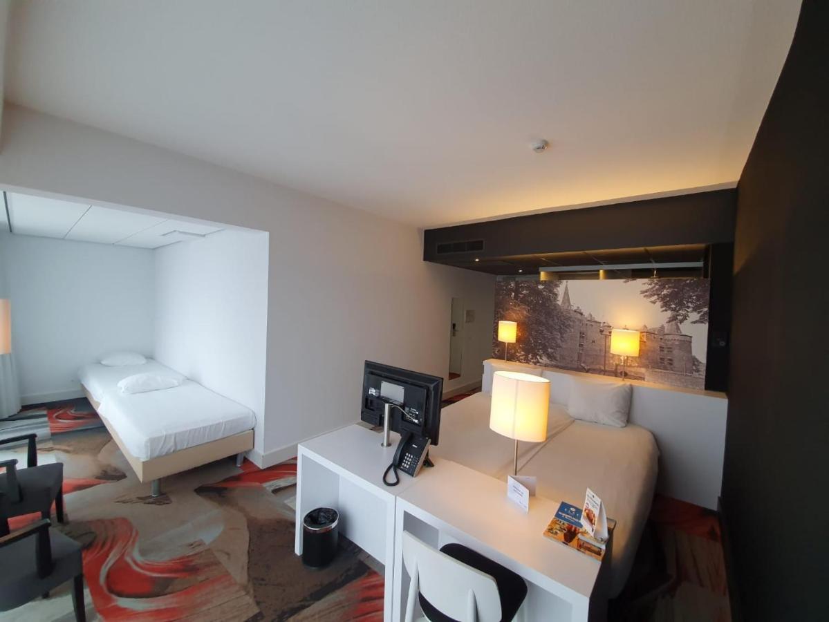 Family Room,1285152145:JPEG