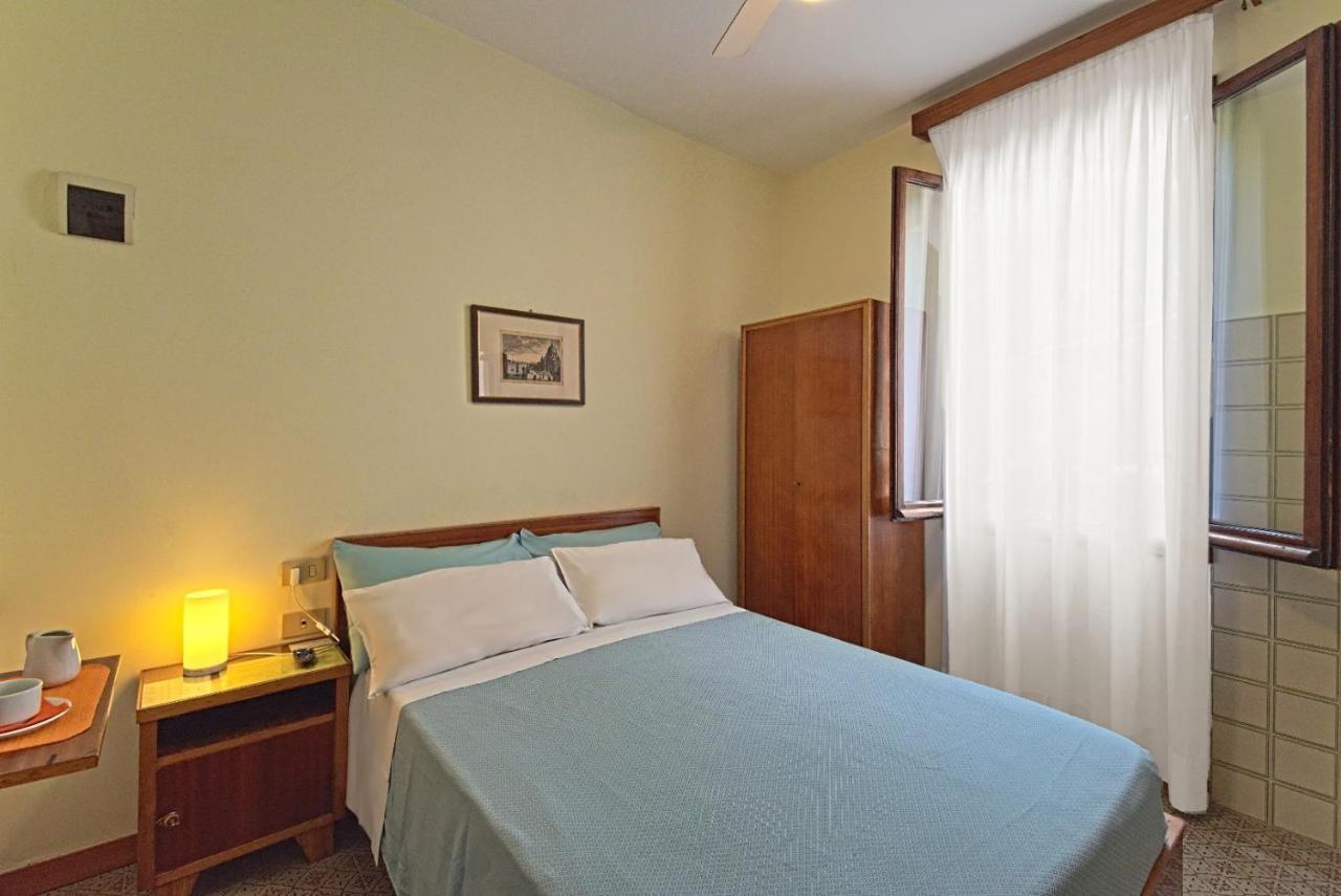 Chambre Simple avec Salle de Bains Commune