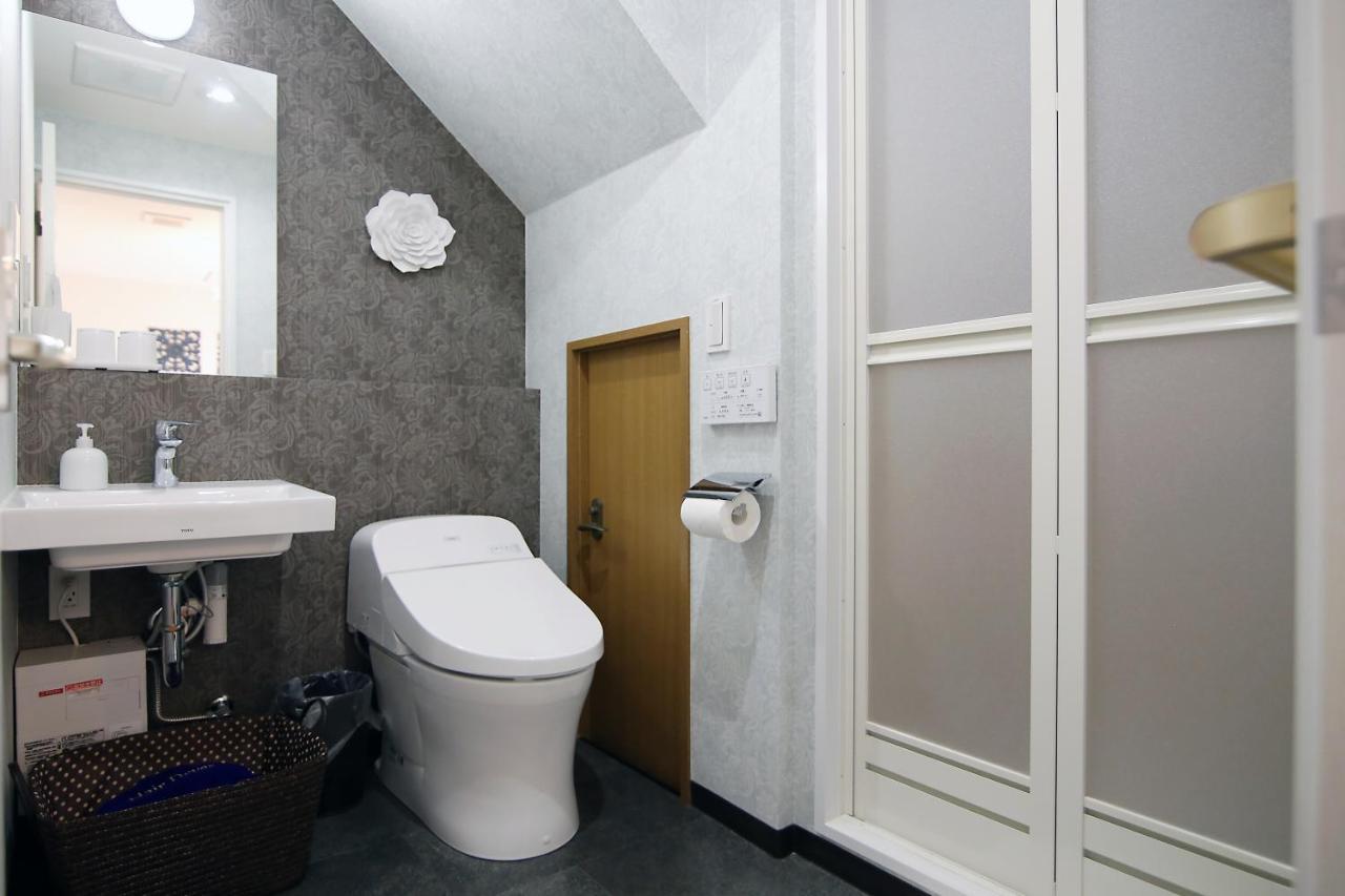 Twin Room with Shower