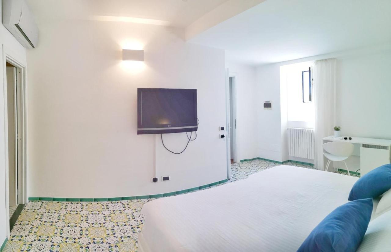 Doppelzimmer mit Whirlpool-Badewanne