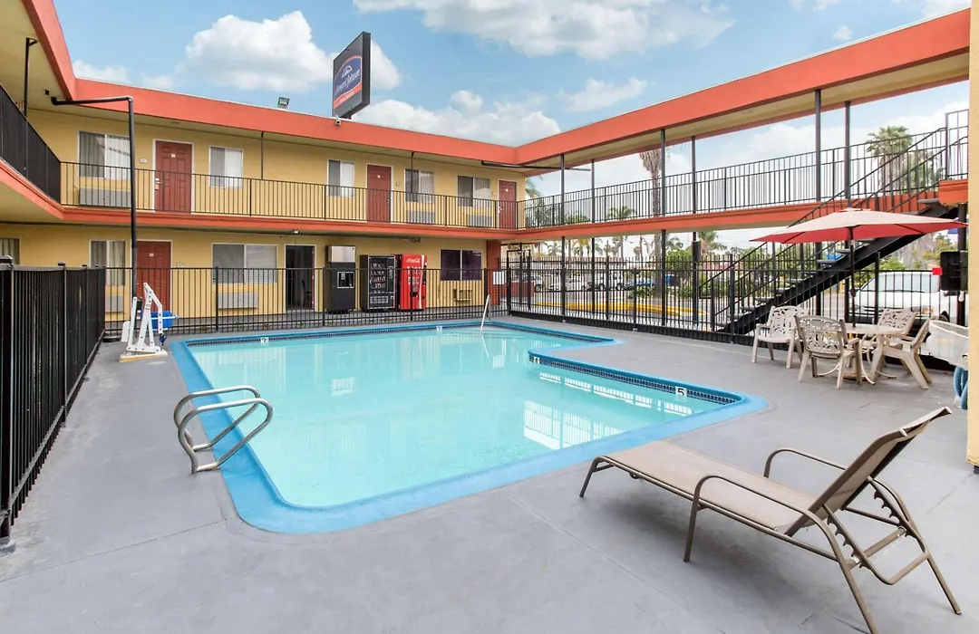 Howard Johnson Suites By Wyndham San Diego Chula Vista Bayfront-1
