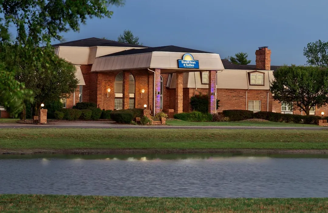 Days Inn And Suites By Wyndham Sikeston-1