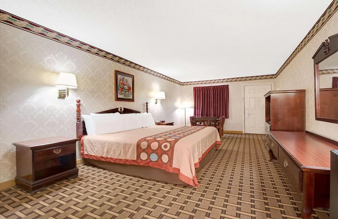 Super 8 By Wyndham Dallas South-1
