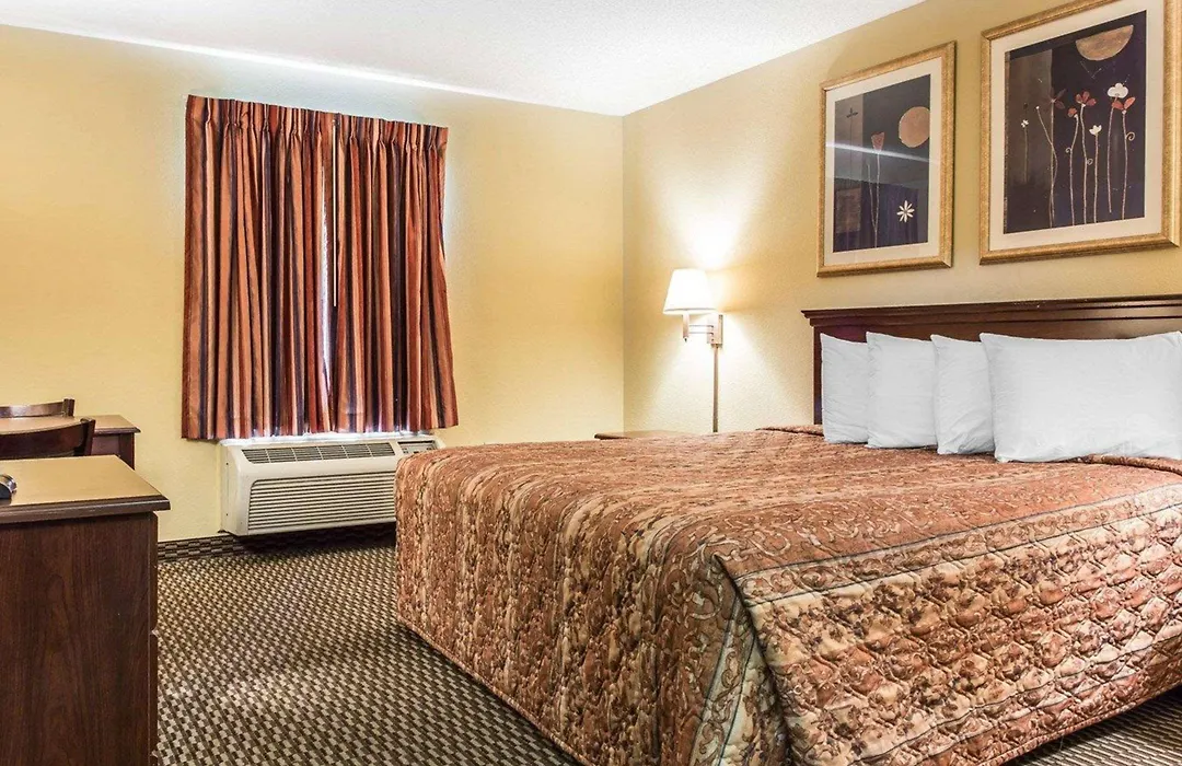 Rodeway Inn Forest Park-1