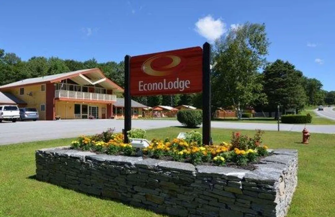 Econo Lodge-1
