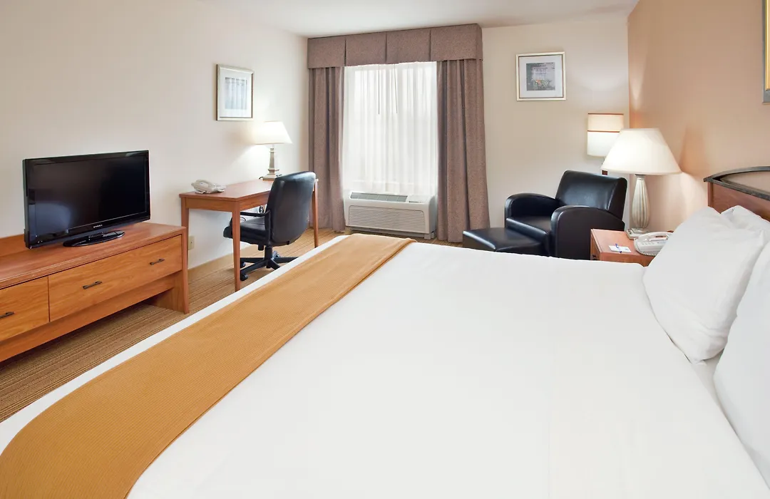 Holiday Inn Express Hotel Germantown - Northwest Milwaukee, An Ihg Hotel-1