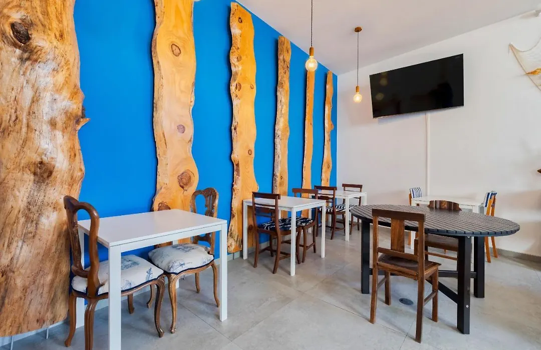 Marina Blue - Apartments & Suites-1