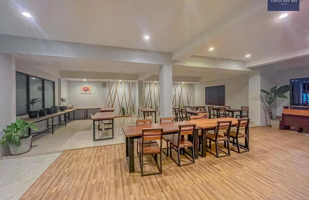 Lanta Ray Bay Hotel-1