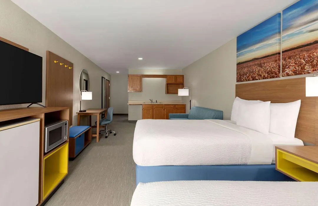 Days Inn By Wyndham Hillsboro-1