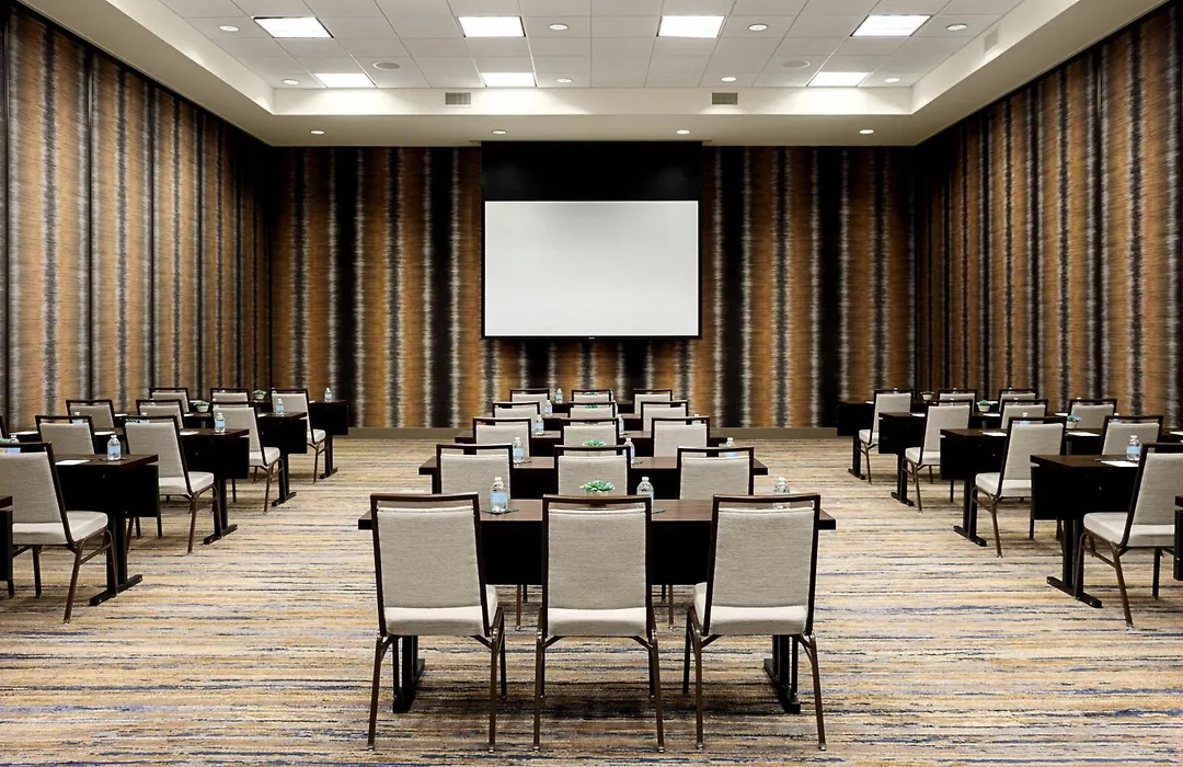 Courtyard By Marriott Dallas Downtown/Reunion District-1