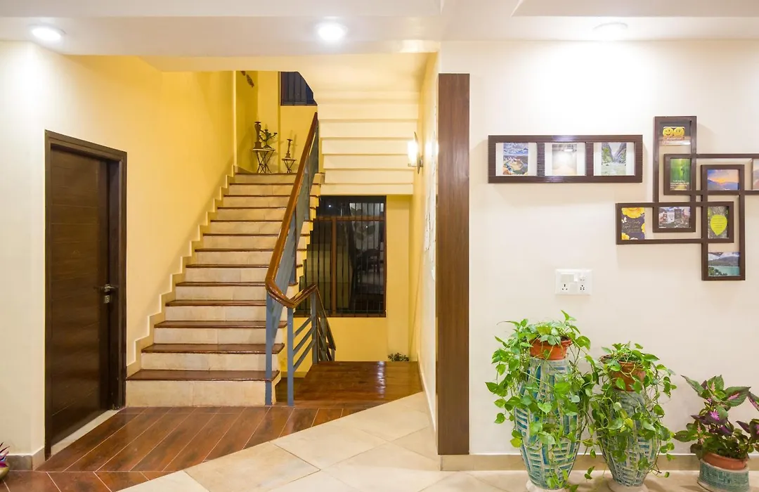 Elivaas 4 Bhk With Garden & Balconies - Lakeview Manor-1