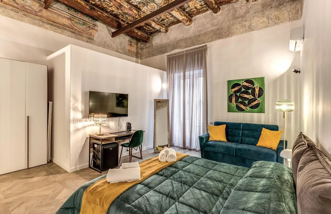 Boutique Quartieri Spagnoli-1