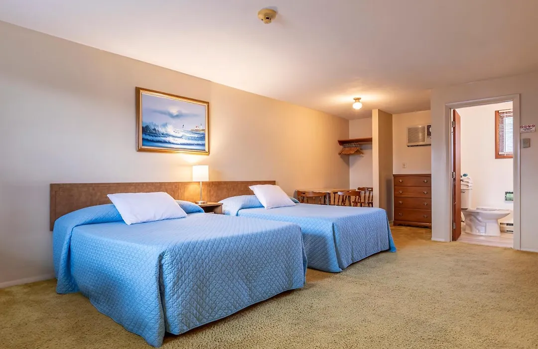 Inn Between The Beaches & Villager-1