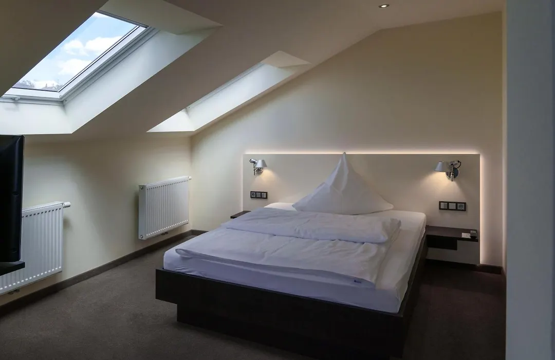 Hotel am Berg Esslingen-1