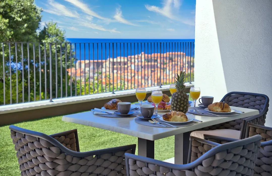 La Dolce Villa 1-1