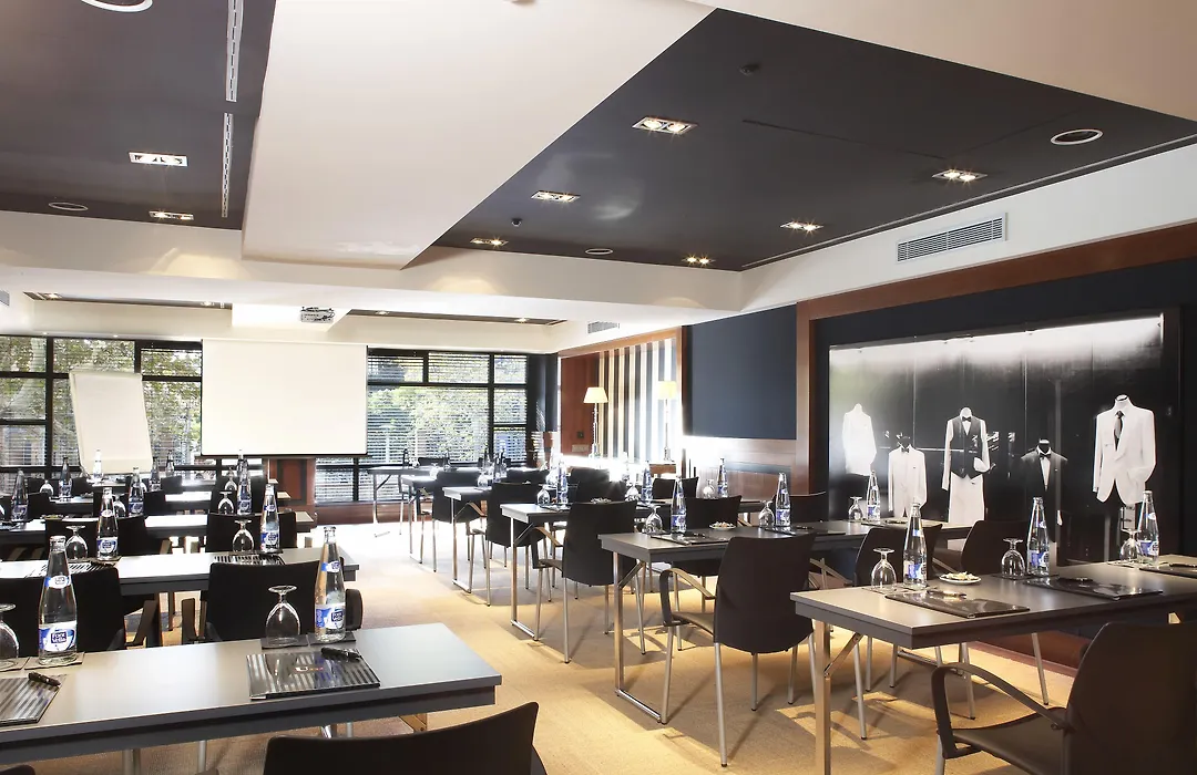 U232 Hotel-1