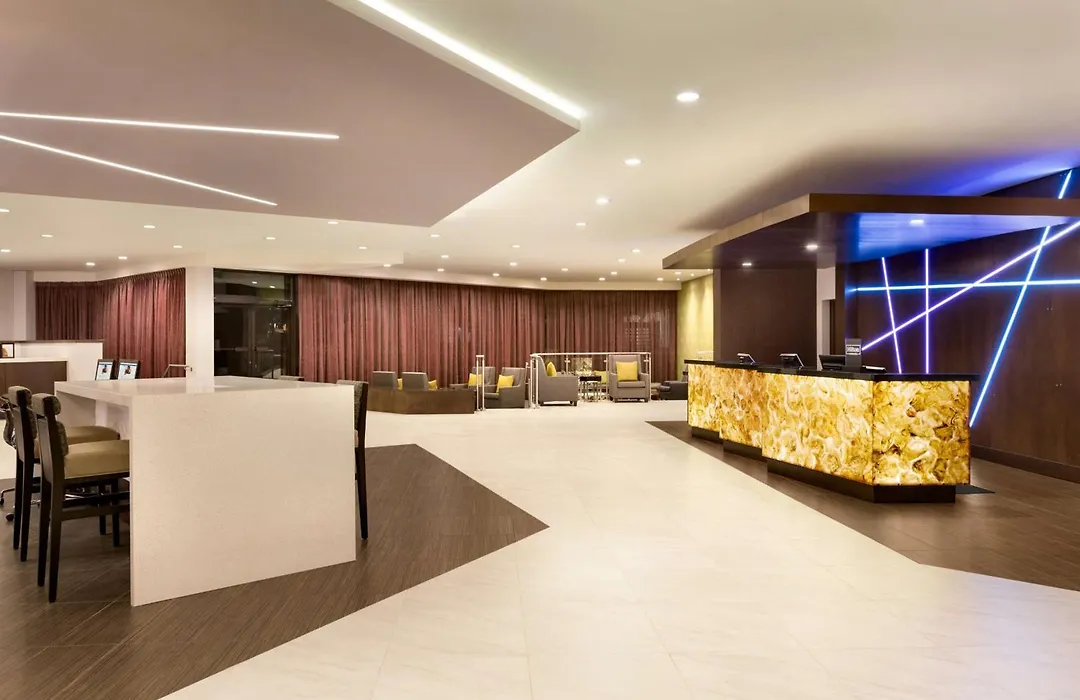 Doubletree By Hilton Hotel Toronto Airport West-1
