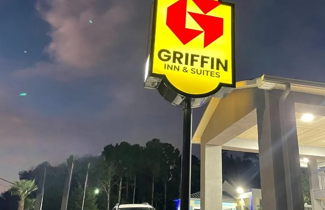 Super 8 By Wyndham Griffin-1