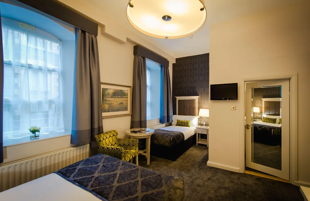 Hotel Isaacs Cork City-1