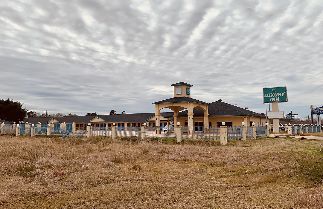 Luxury Inn Liberty-1