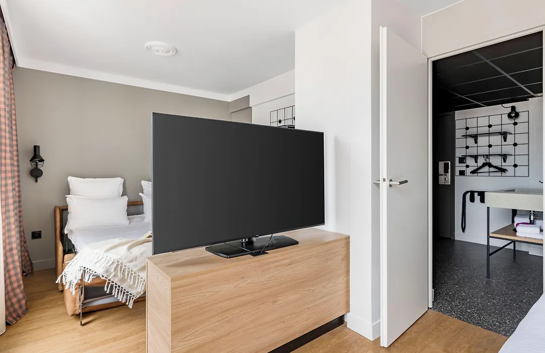 Moxy Annecy-1