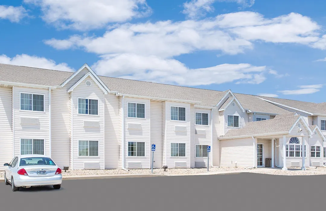 Microtel Inn & Suites By Wyndham Colfax-1