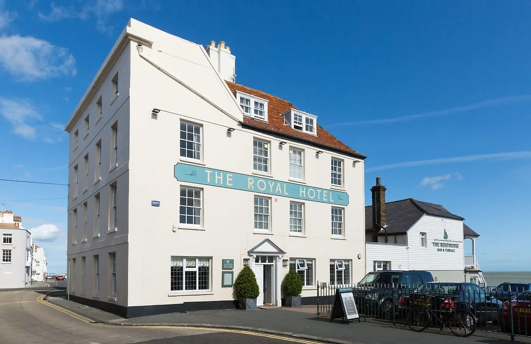 Royal Hotel-1