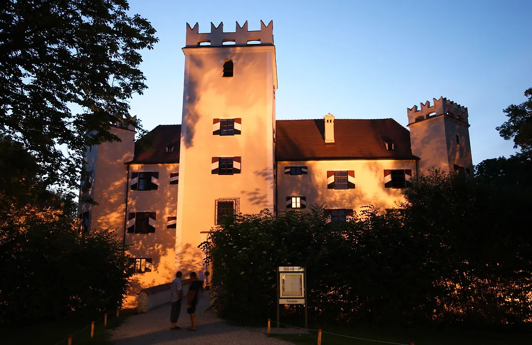 Schlossparkhotel Mariakirchen-1