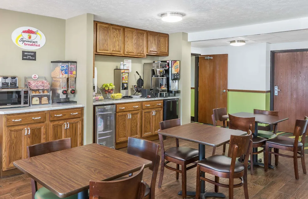 Super 8 By Wyndham North Sioux City-1