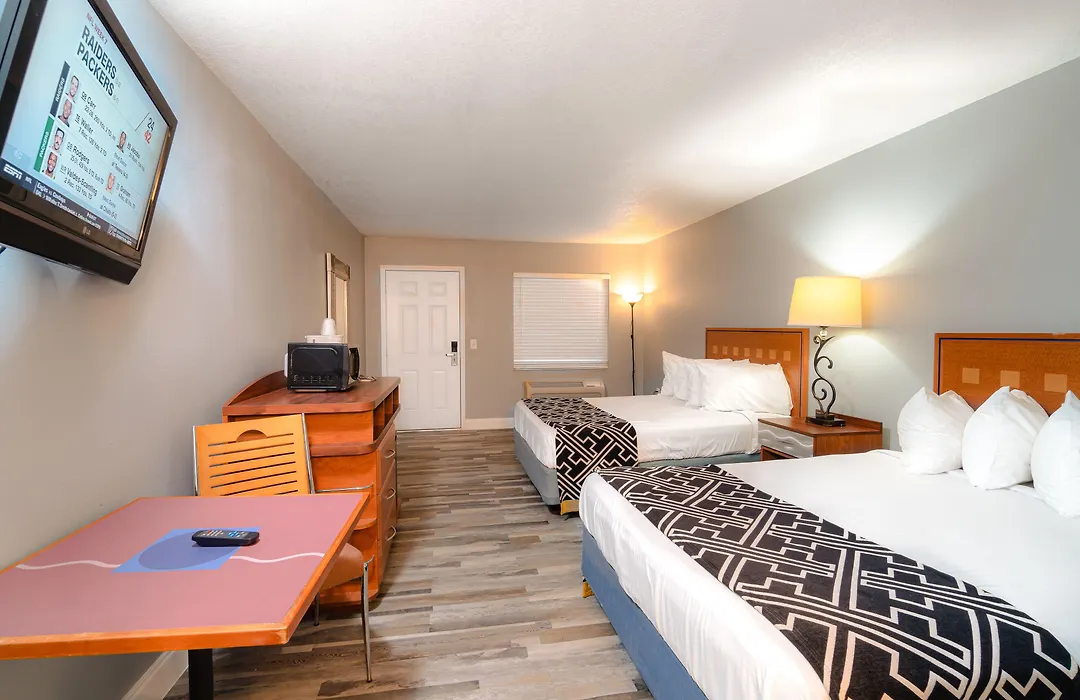 Sunshine Inn-1
