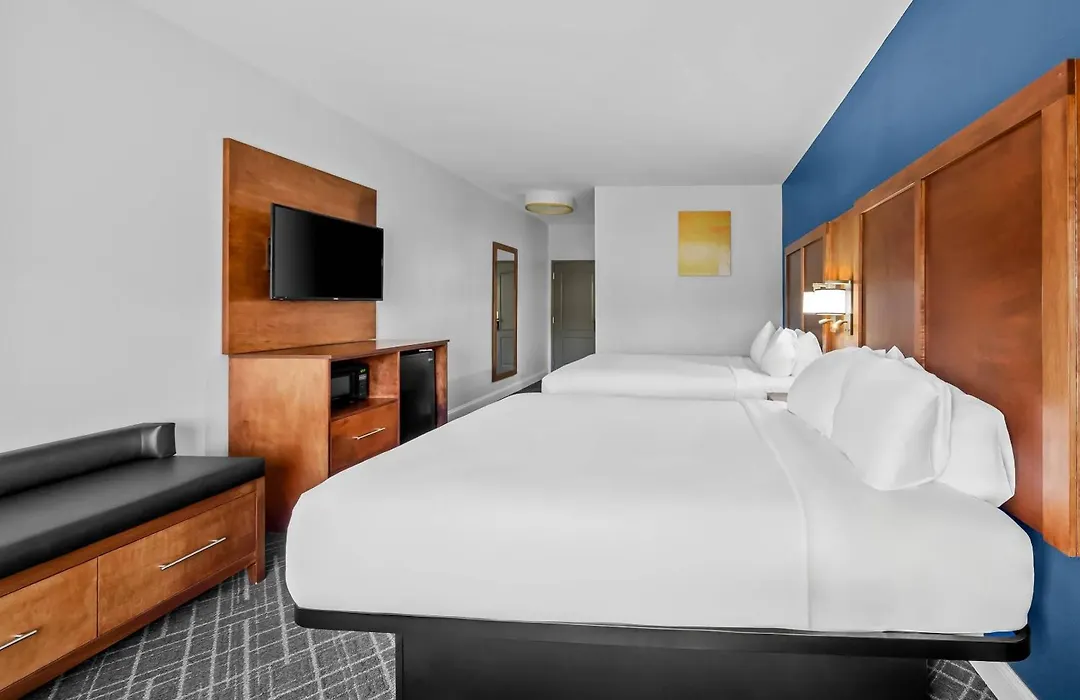 Comfort Inn & Suites Plainville-Foxboro-1