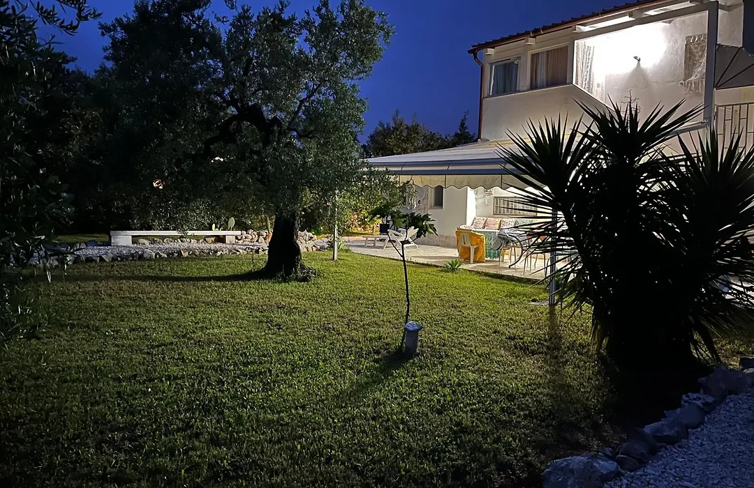 B&B Villa Mediterranea With Private Parking-1