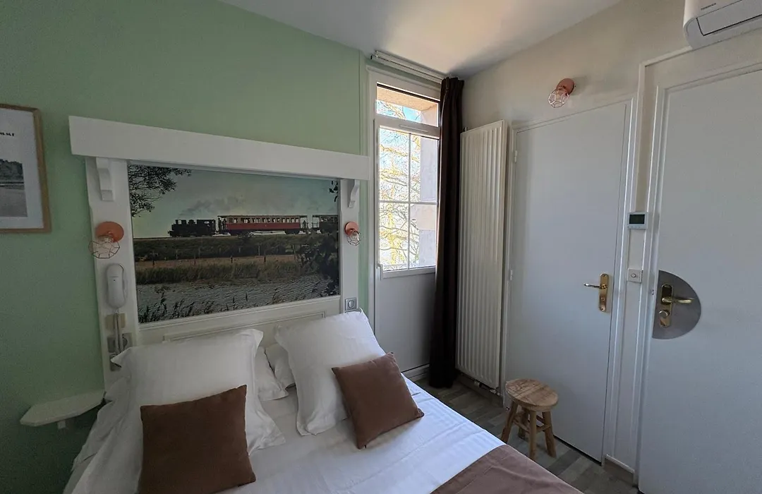 Logis Hotel- Restaurant Le Relais Guillaume De Normandy-Parking Gratuit--Vue Baie Terrasse-Calme-Bornes Electrique-Local Velos Securise-1
