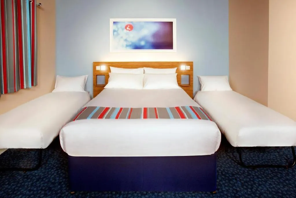 Travelodge Glasgow Airport-1