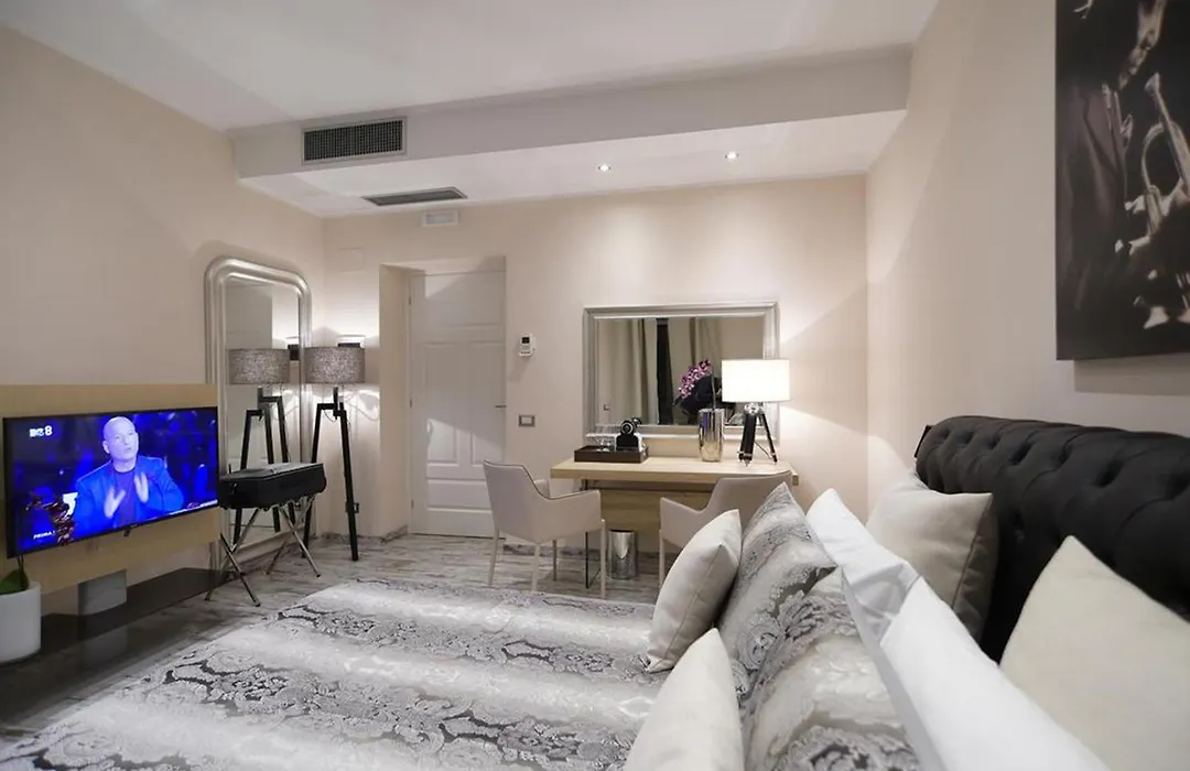 Colonna 18 Apartment By Ghor-1