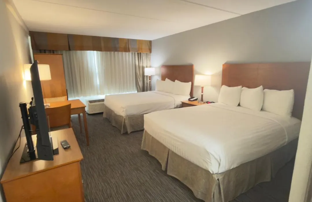Best Western Plus Chicago Hillside-1
