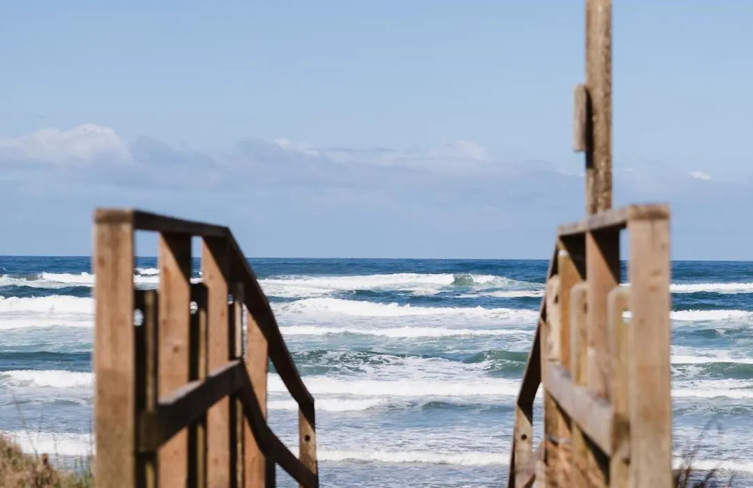 Tillicum Beach Motel - Formerly Deane'S Oceanfront Lodge-1