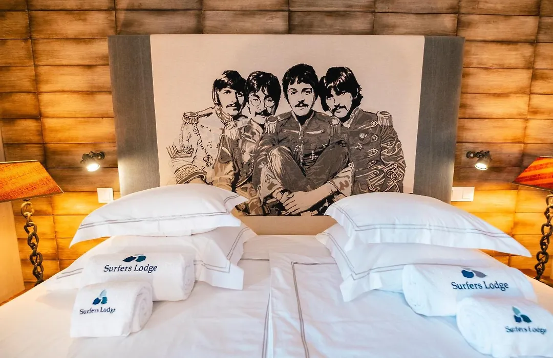 Surfers Lodge Peniche-1